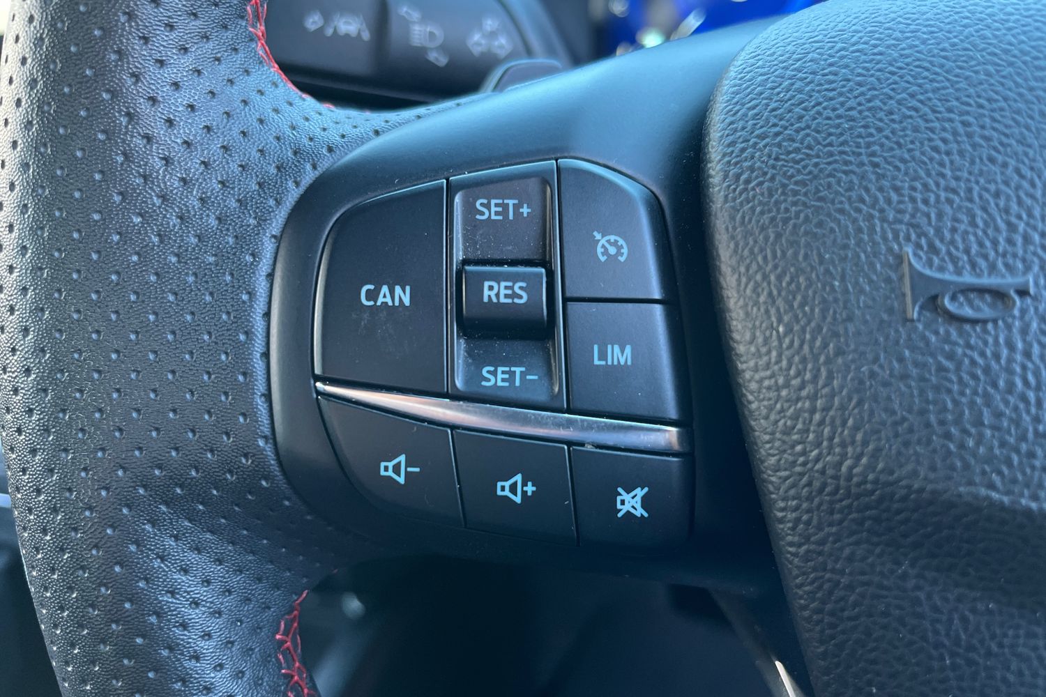 Ford FOCUS Photo 22