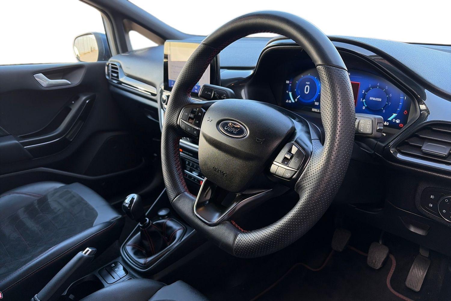Ford Fiesta Photo 8