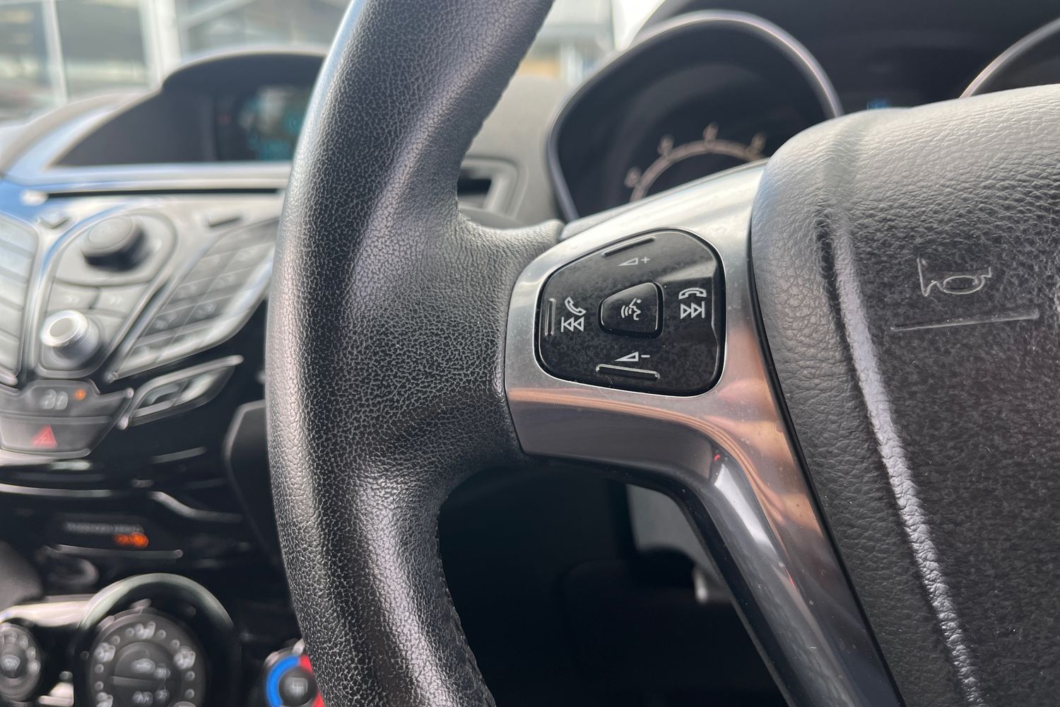 Ford Fiesta Photo 35