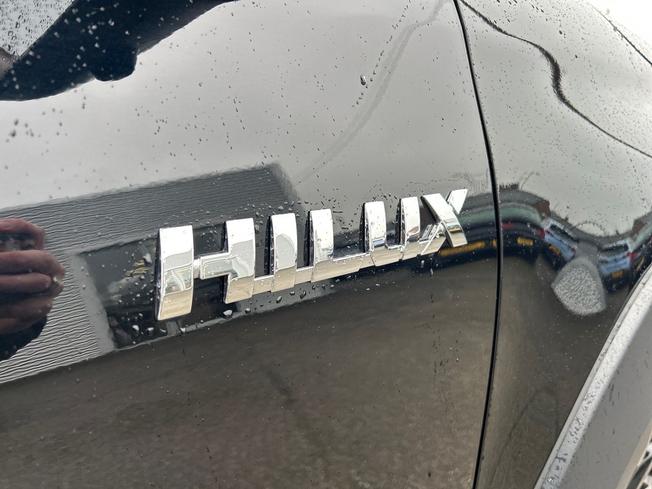 TOYOTA Hilux Photo 57