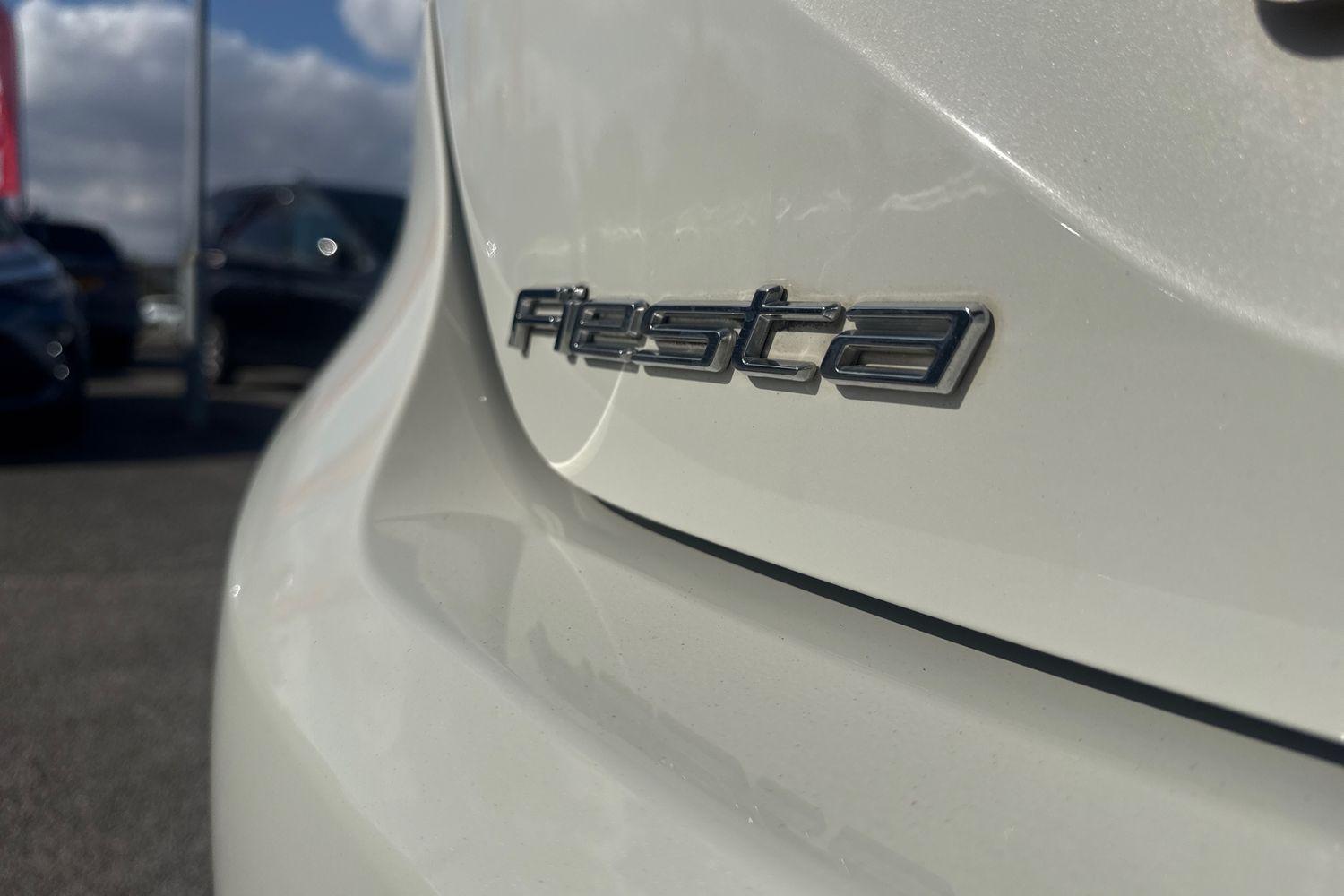 Ford FIESTA Photo 38