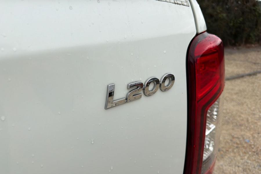 Mitsubishi L200 Photo autoimg-c014facaabe0f683d375987cbc67c32aae34c465.jpg