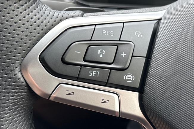 Volkswagen T-Roc Photo 16