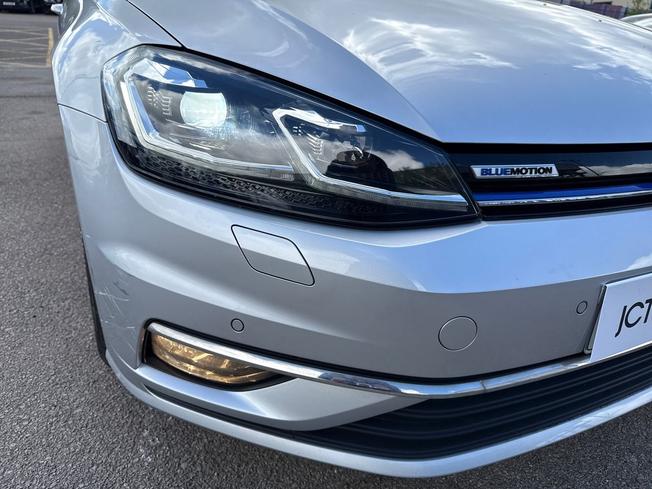 Volkswagen Golf Photo 30