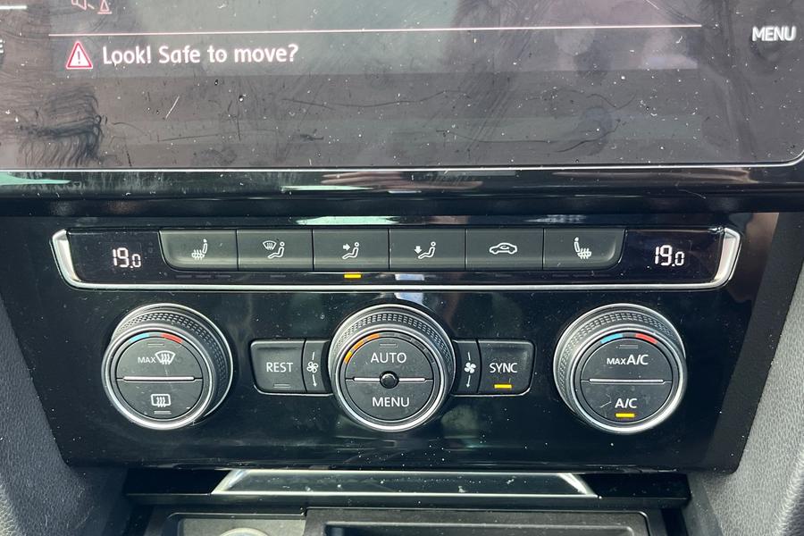 Volkswagen PASSAT Photo autoimg-c02370d3364d70cf2ae625fcaf4cdd9919374556.jpg