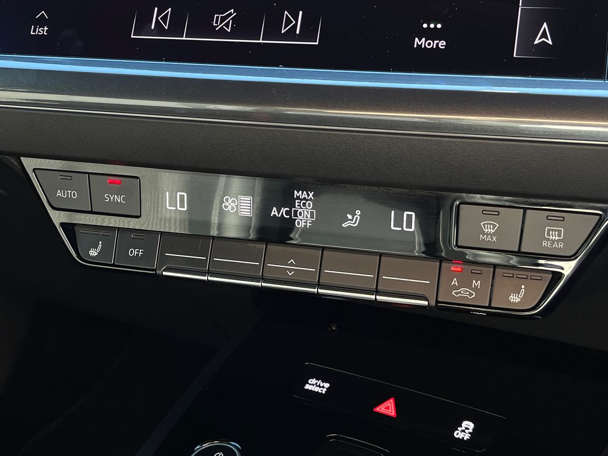Audi Q4 e-tron Photo 12