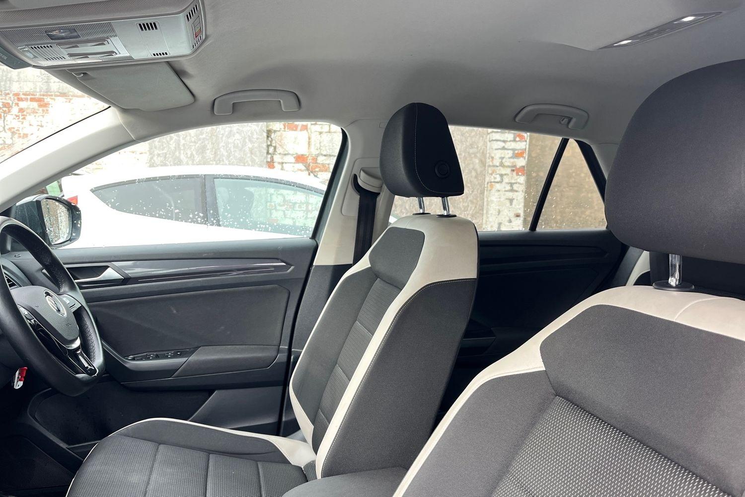 Volkswagen T-ROC Photo 18