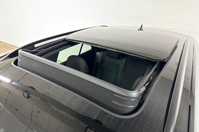 VOLKSWAGEN T-Roc Photo 30