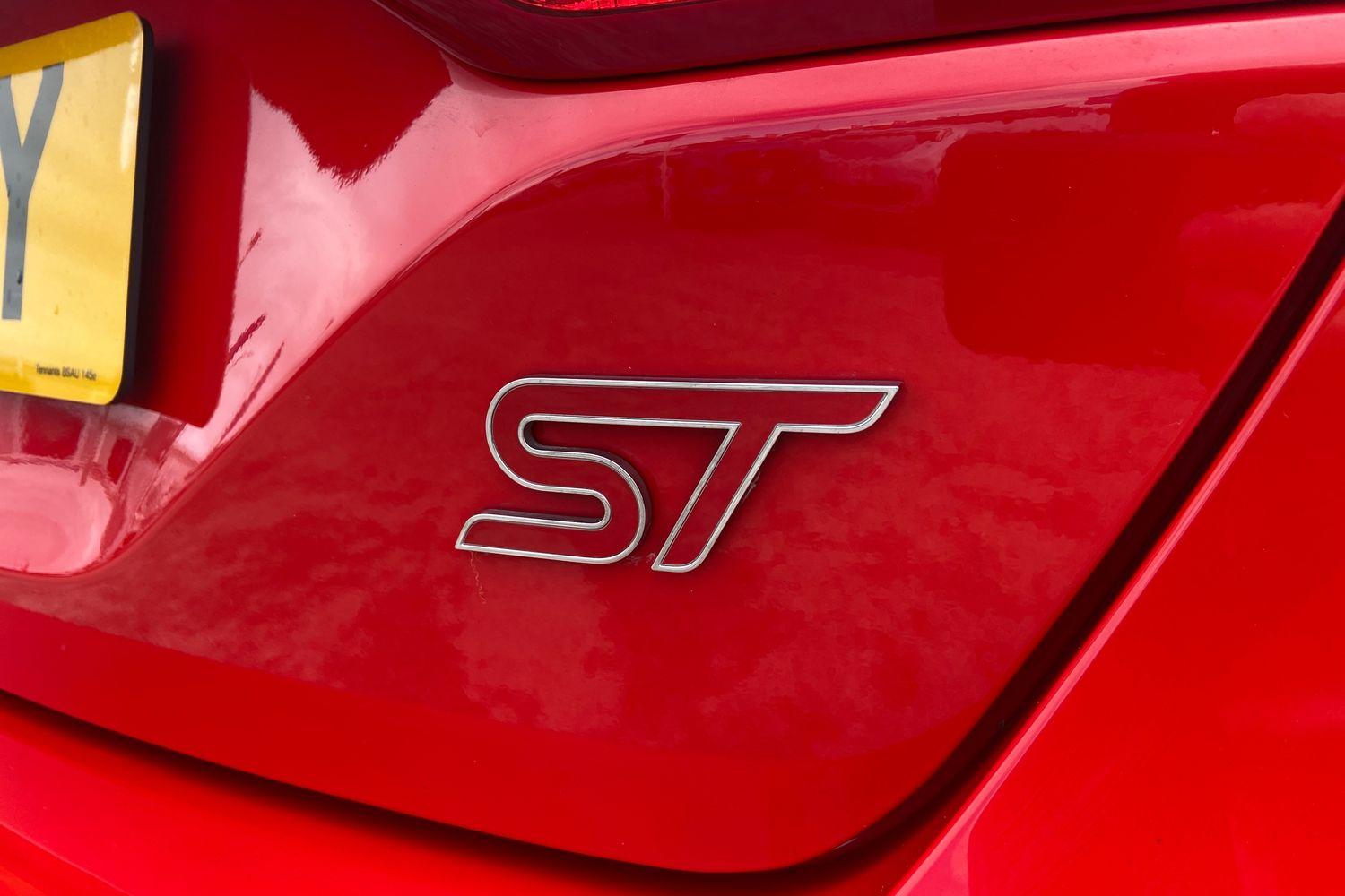 Ford FIESTA Photo 38