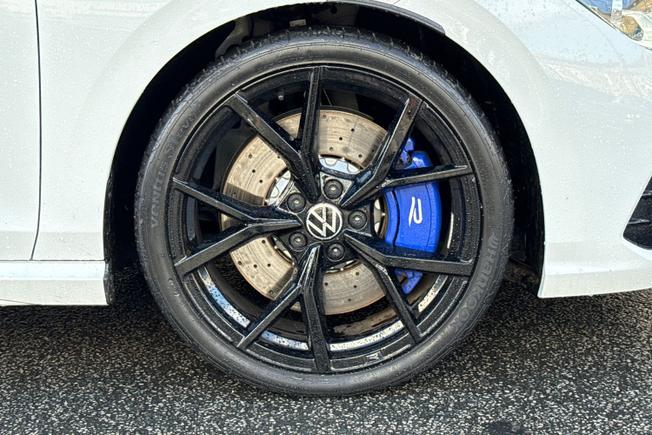 VOLKSWAGEN Golf Photo 5