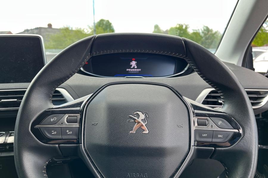 Peugeot 5008 Photo autoimg-c02970acd2f3a0e62278ec66019ab95ae6045e00.jpg