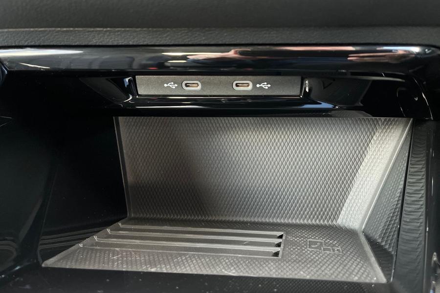 Volkswagen Golf Photo autoimg-c02b0aecf295fc1380c0370af32d2278f379526d.jpg