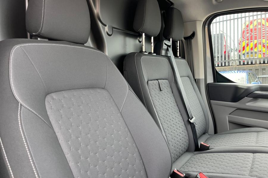 Ford TRANSIT CUSTOM Photo autoimg-c02dca1f5fda0f039339ff5e0597b9492d3481f7.jpg
