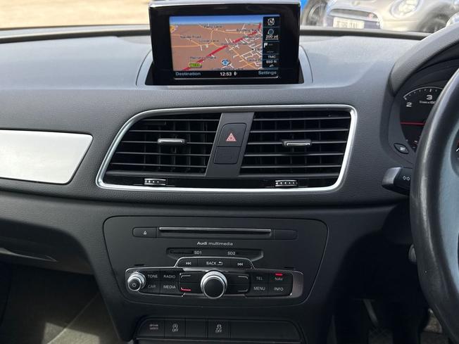 AUDI Q3 Photo 14