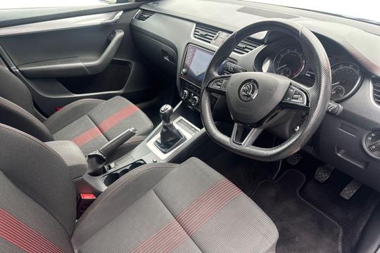 Skoda Octavia Photo autoimg-c03a47e9b19f3cd110c824cef830e6bdeae02671.jpg