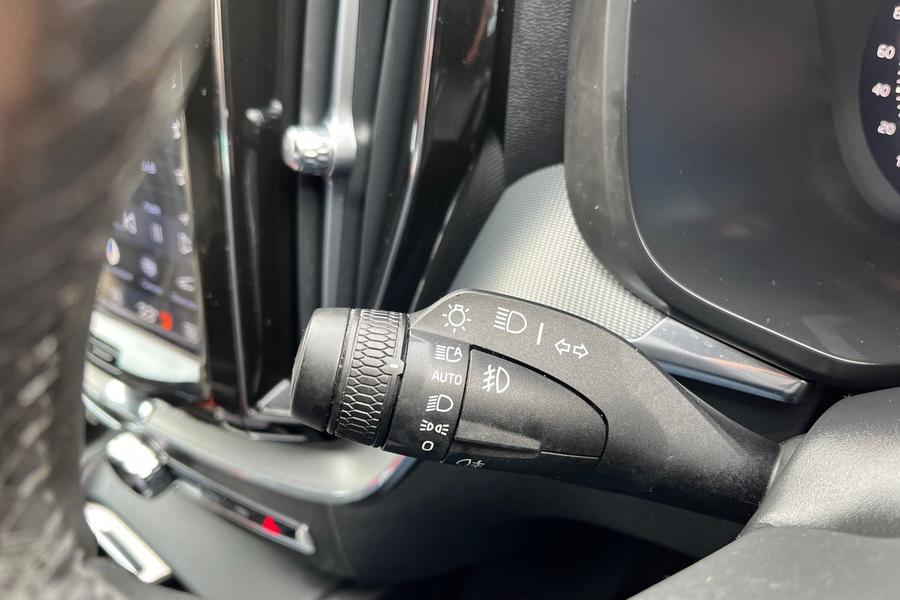 Volvo XC60 Photo autoimg-c03a69c02b0e895d7574cb79f3767a0e196fd422.jpg