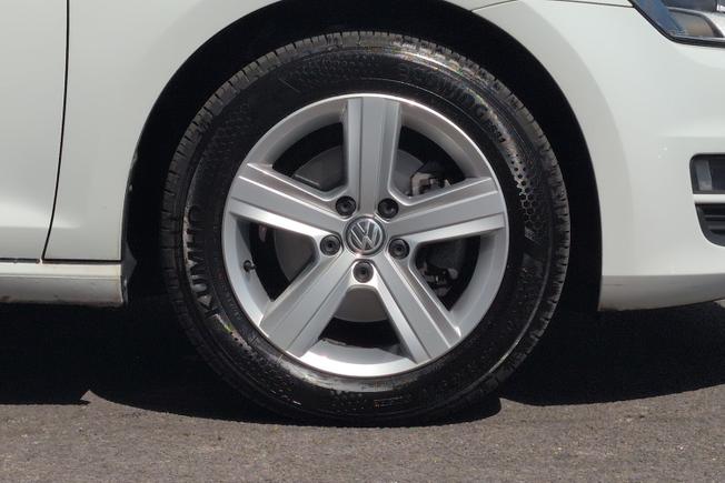 VOLKSWAGEN Golf Photo 5