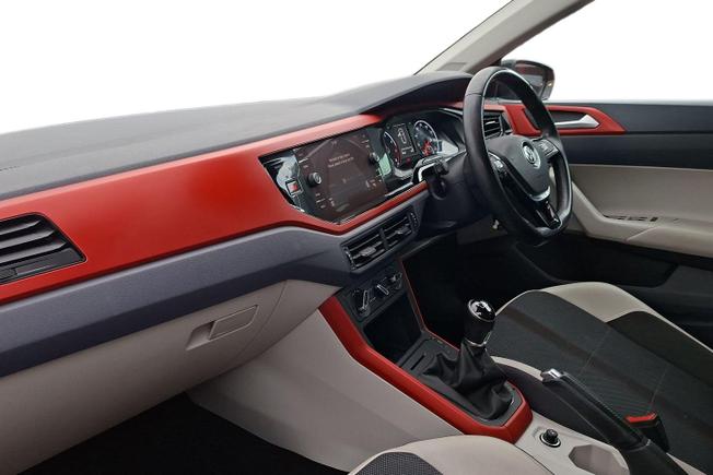VOLKSWAGEN Polo Photo 2