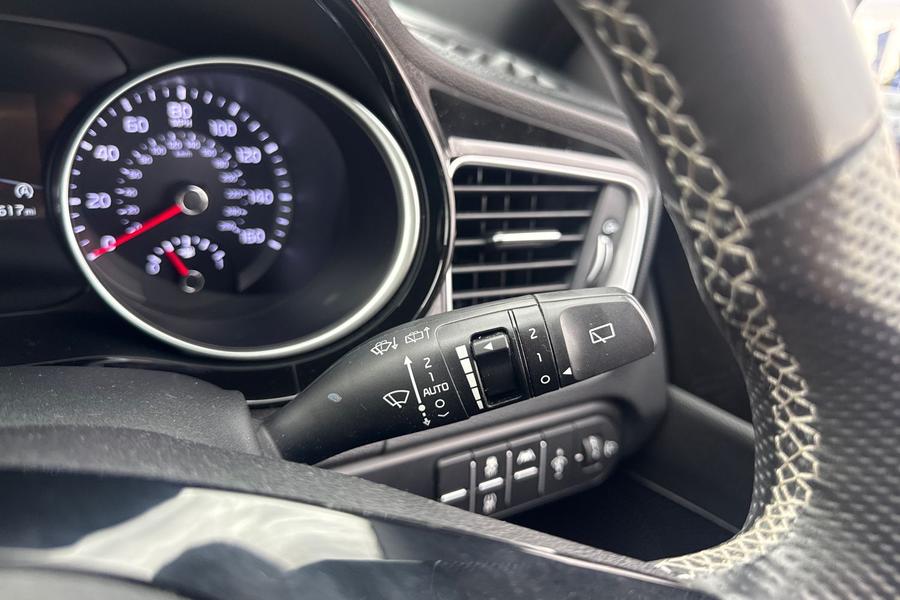 Kia CEED Photo autoimg-c03fbb5a2c527b098c2c98e988876db1dc3b2fca.jpg