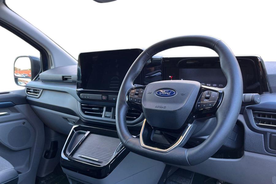 Ford Tourneo Custom Photo autoimg-c03fe79a5e9b4ff032b3d038e6bb1e65e18edfaf.jpg