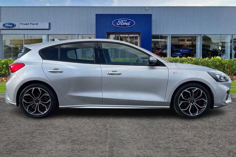 Ford FOCUS Photo autoimg-c040c07d2aa4e5a3ae16cae7a8c2c2815df229a5.jpg