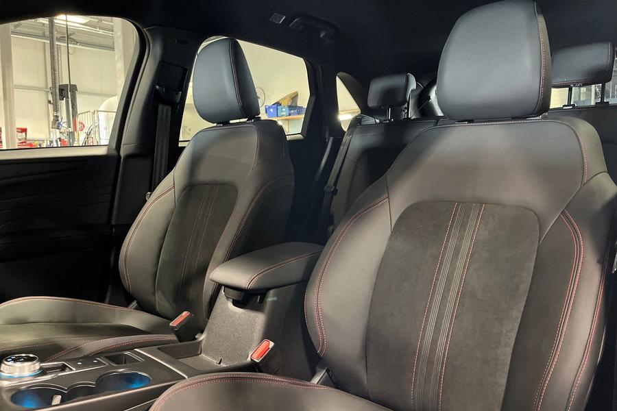 Ford Kuga Photo autoimg-c04102f2c405a1a05f3b58801b55df6d78485228.jpg