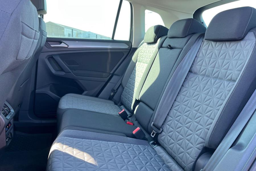 Volkswagen TIGUAN Photo autoimg-c041def958b35cd46f8f0e7d2c234079f06a4a82.jpg