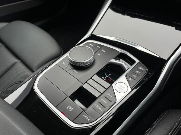 BMW 3 Series Photo autoimg-c04228ecb8f993bd57465d3ac14b251e89d66b00.jpg