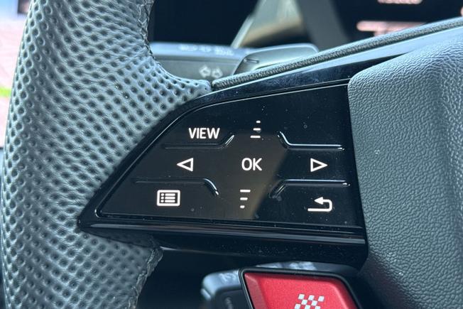 AUDI RS3 Photo 16