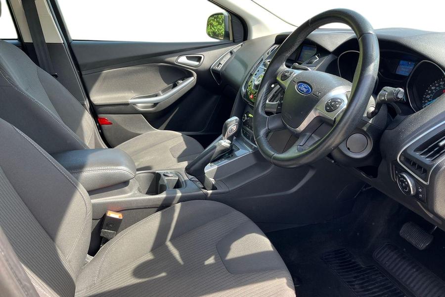 Ford FOCUS Photo autoimg-c04849b4b022534096d18bc7bfc788ab02a8b053.jpg