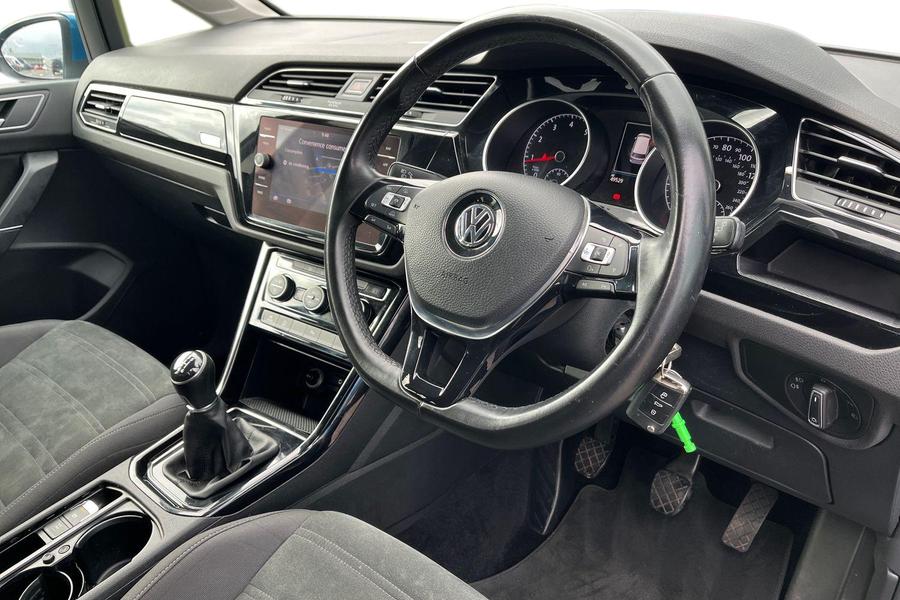 Volkswagen TOURAN Photo autoimg-c048dddb06e3df4fa348c174f156371e5ce00b4b.jpg