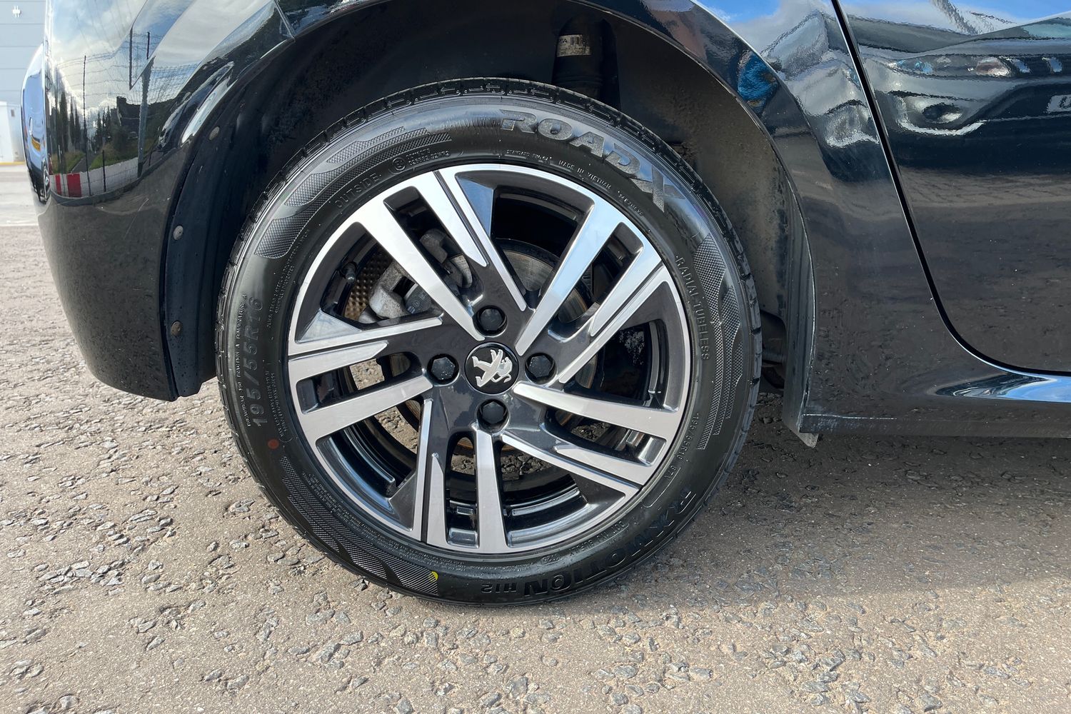 Peugeot 208 Photo 7