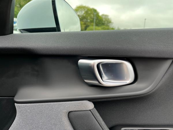 Polestar Polestar 2 Photo autoimg-c04cad97c34681b8633e6e37d171d6a65c60c08e.jpg