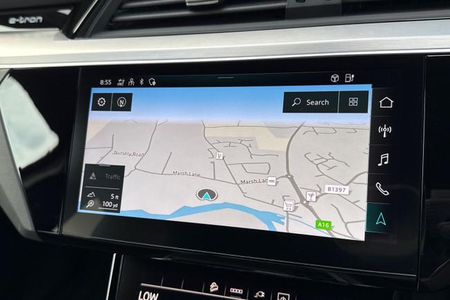 AUDI e-tron Photo 14