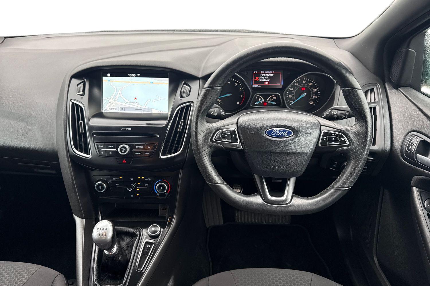 Ford Focus Photo 10