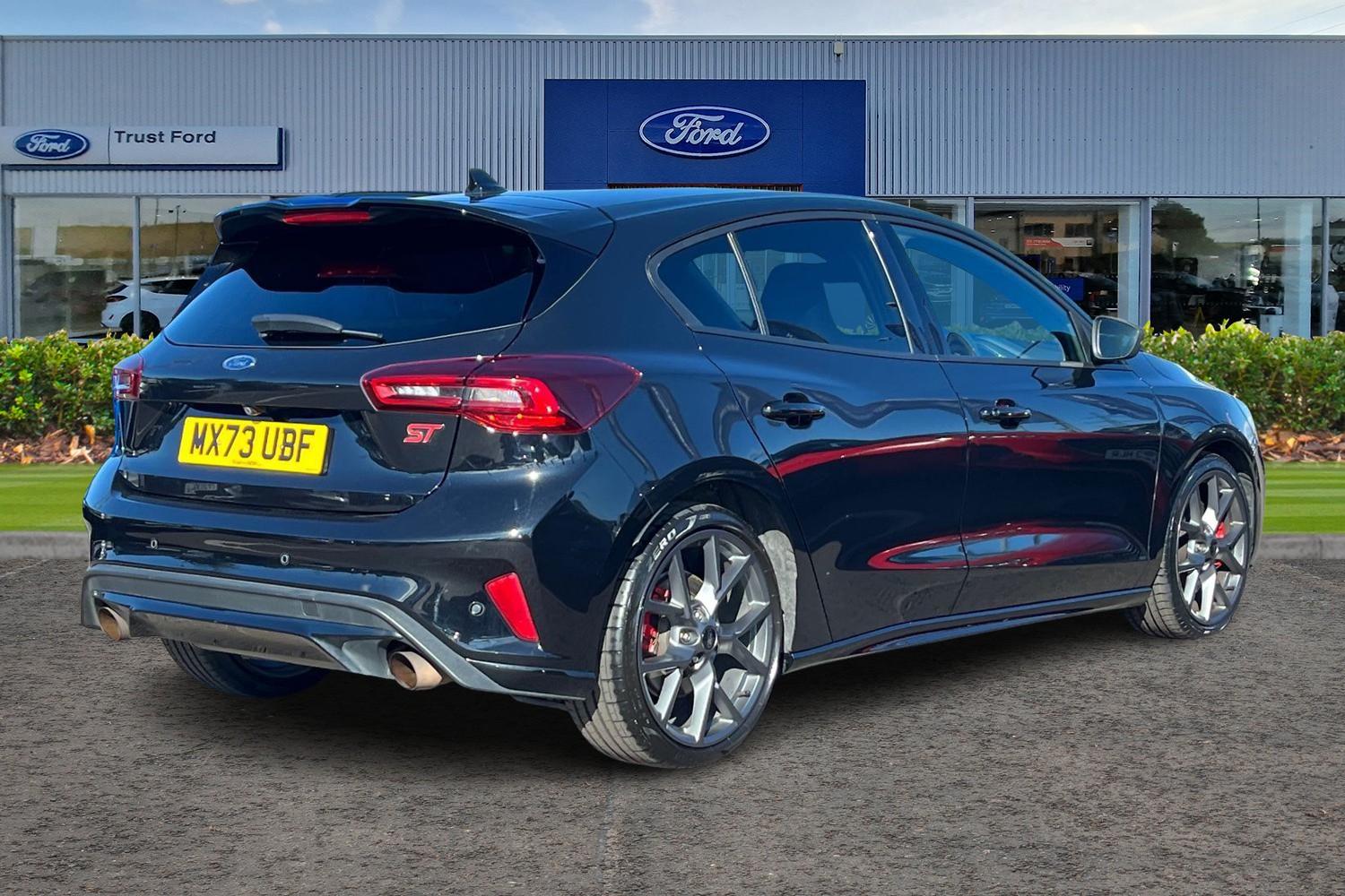 Ford Focus Photo 3