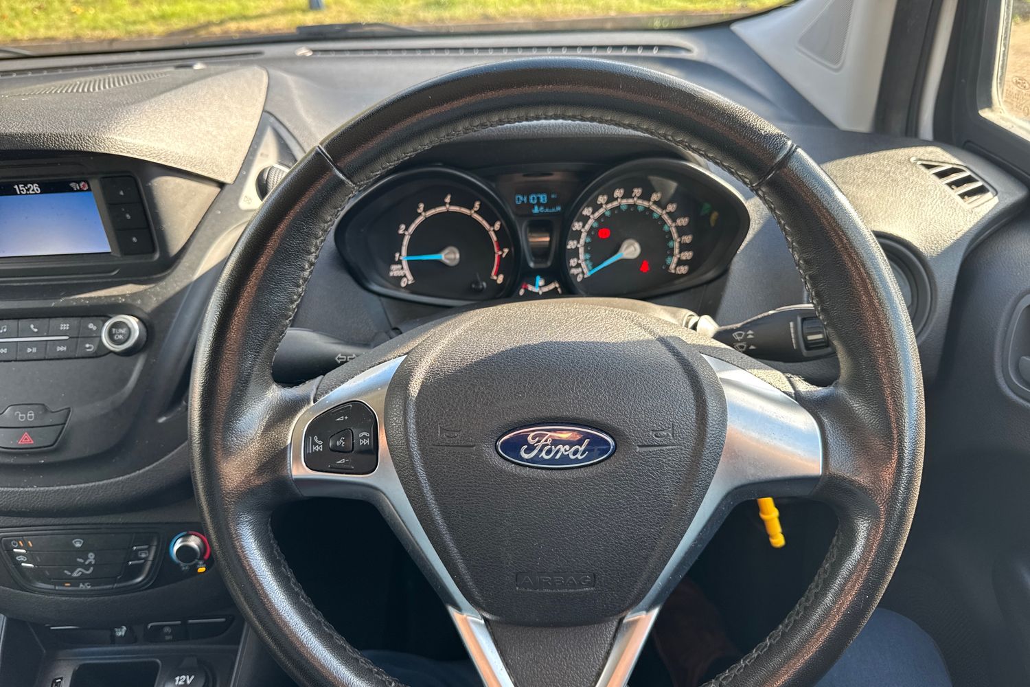 Ford TRANSIT COURIER Photo 40