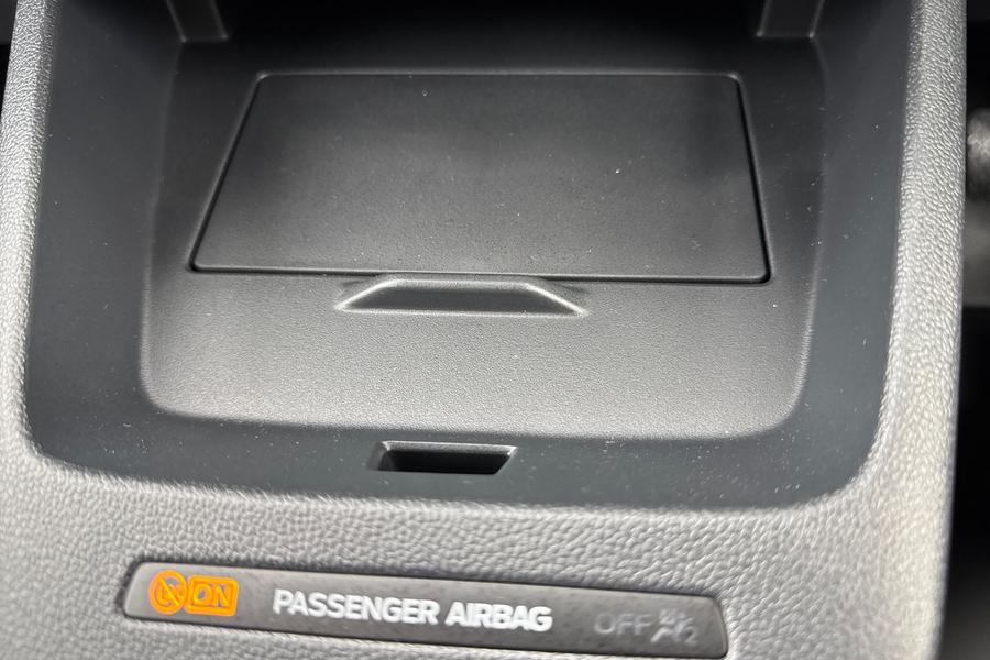 Ford E-TRANSIT COURIER Photo autoimg-c056684c60bdfc41c4bfafe12bd456ab64870780.jpg