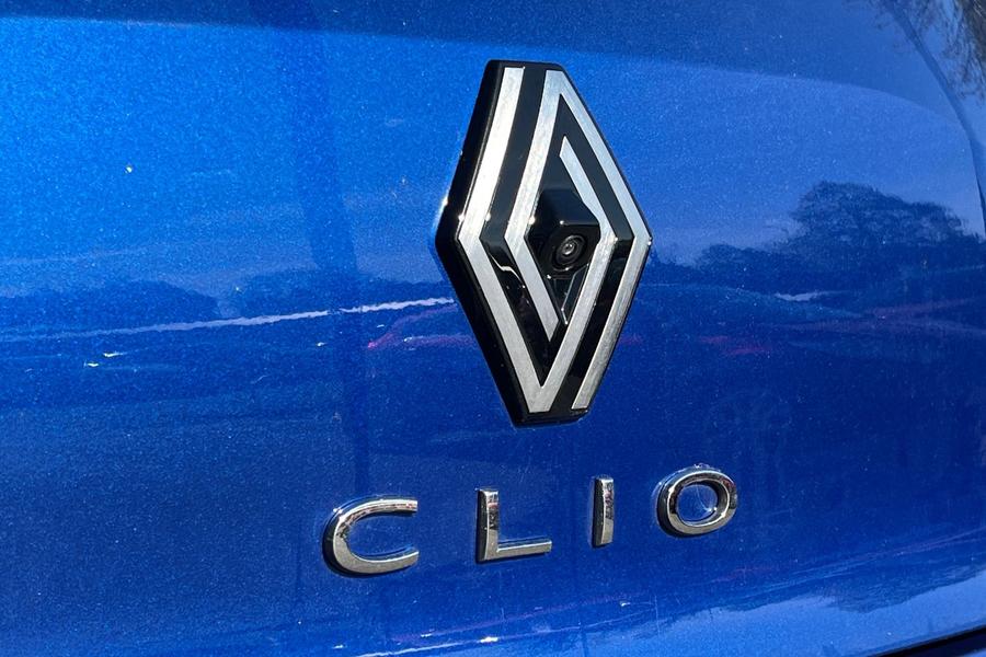 RENAULT CLIO Photo autoimg-c05b9a5fa96a26097ffc09f18c18782c96645956.jpg