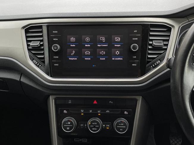 VOLKSWAGEN T-Roc Photo 14