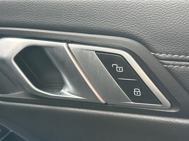BMW 3 Series Photo 39