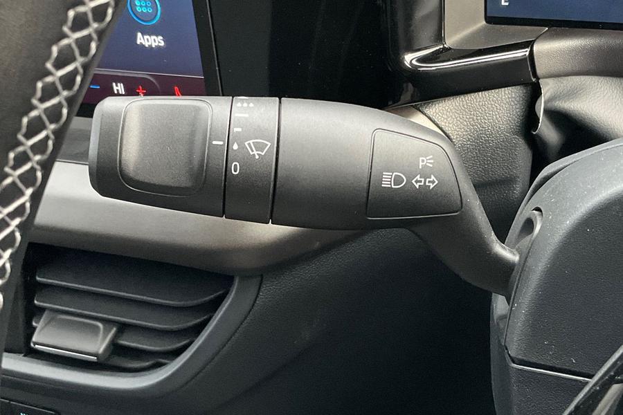 Ford E-TRANSIT COURIER Photo autoimg-c0622a1c370642834a777b37a4a7172e22abc215.jpg