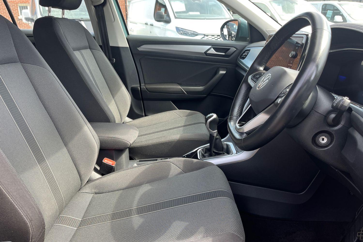 Volkswagen T-ROC Photo 16