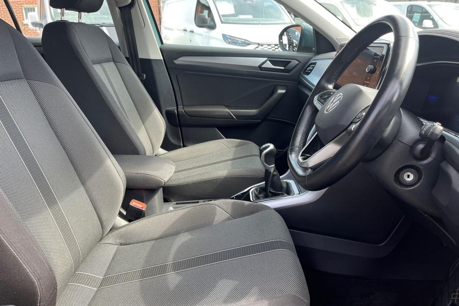 Volkswagen T-ROC Photo autoimg-c062e2fc127a9696f8a39974d006cfbd863154bb.jpg