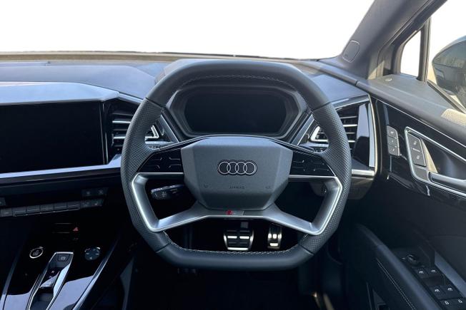 AUDI  Q4 SUV Photo 11