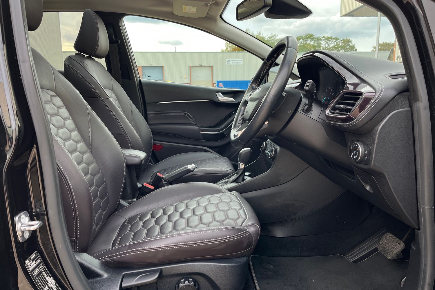 Ford Fiesta Photo 27