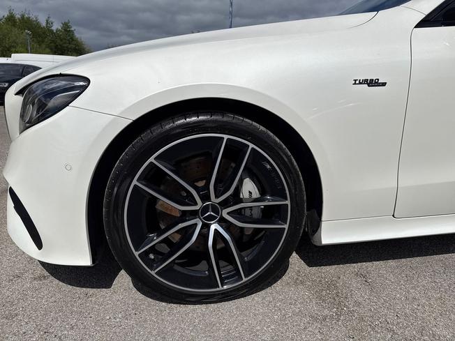 MERCEDES-BENZ E Class Photo 21