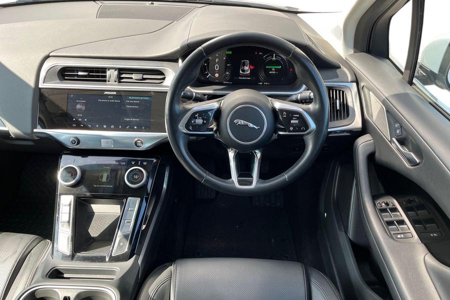 Jaguar I-PACE Photo autoimg-c06cc05a0665604222bf63a3a3df742e360845f8.jpg