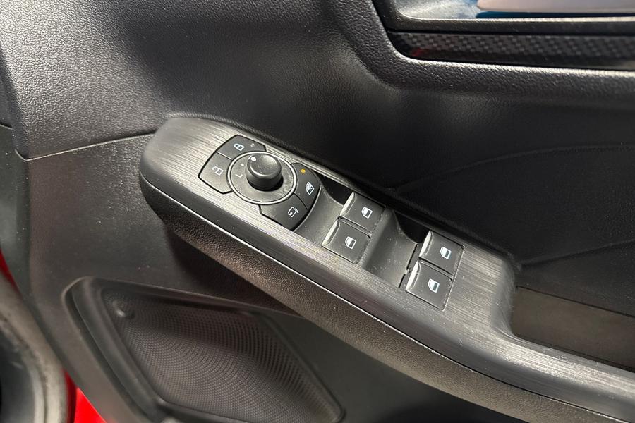 Ford Kuga Photo autoimg-c0733fc87bd1ff2eb90afeff2225be6dc90e6acf.jpg