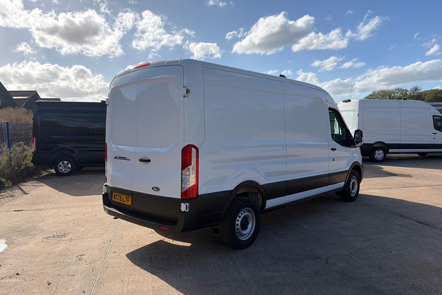 Ford E-TRANSIT Photo autoimg-c076358f57999bc6895895ce8a07fd6f66c0d5f5.jpg